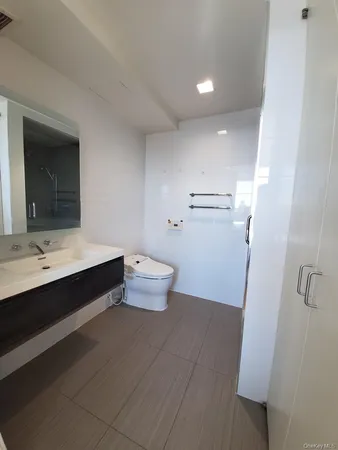 $2,900 | 39-16 Prince Street, Unit 10D | Downtown Flushing