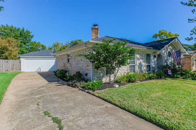 a outdoor view with a sitting space