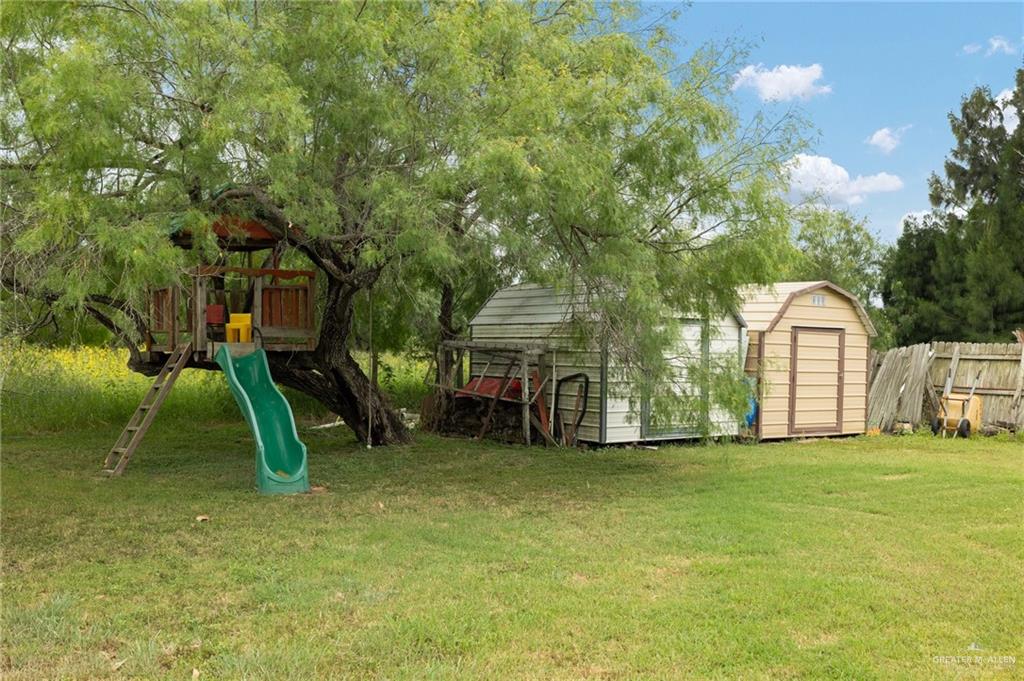 26813 Solis Road La Feria, TX 78559 - Photo 33 of 33 a view of a house with backyard