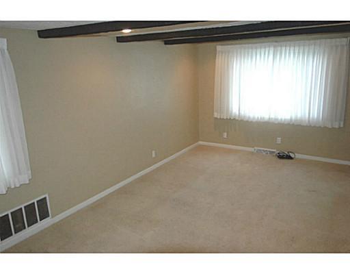 8306 Peebles Road Pittsburgh, PA 15237 - Photo 4 of 11 Living Room.