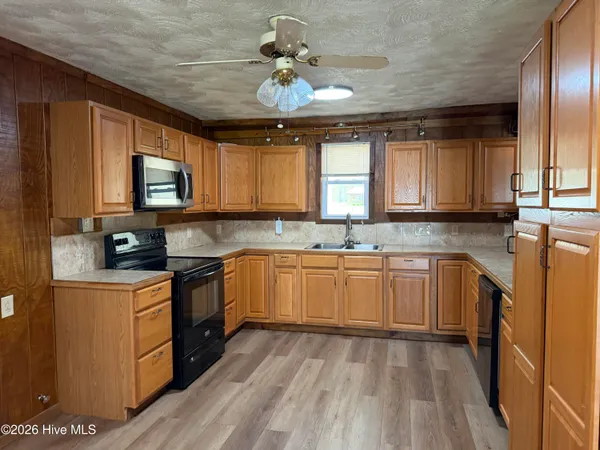 $400,000 | 556 Ellis Cove Road, Belhaven, NC 27810