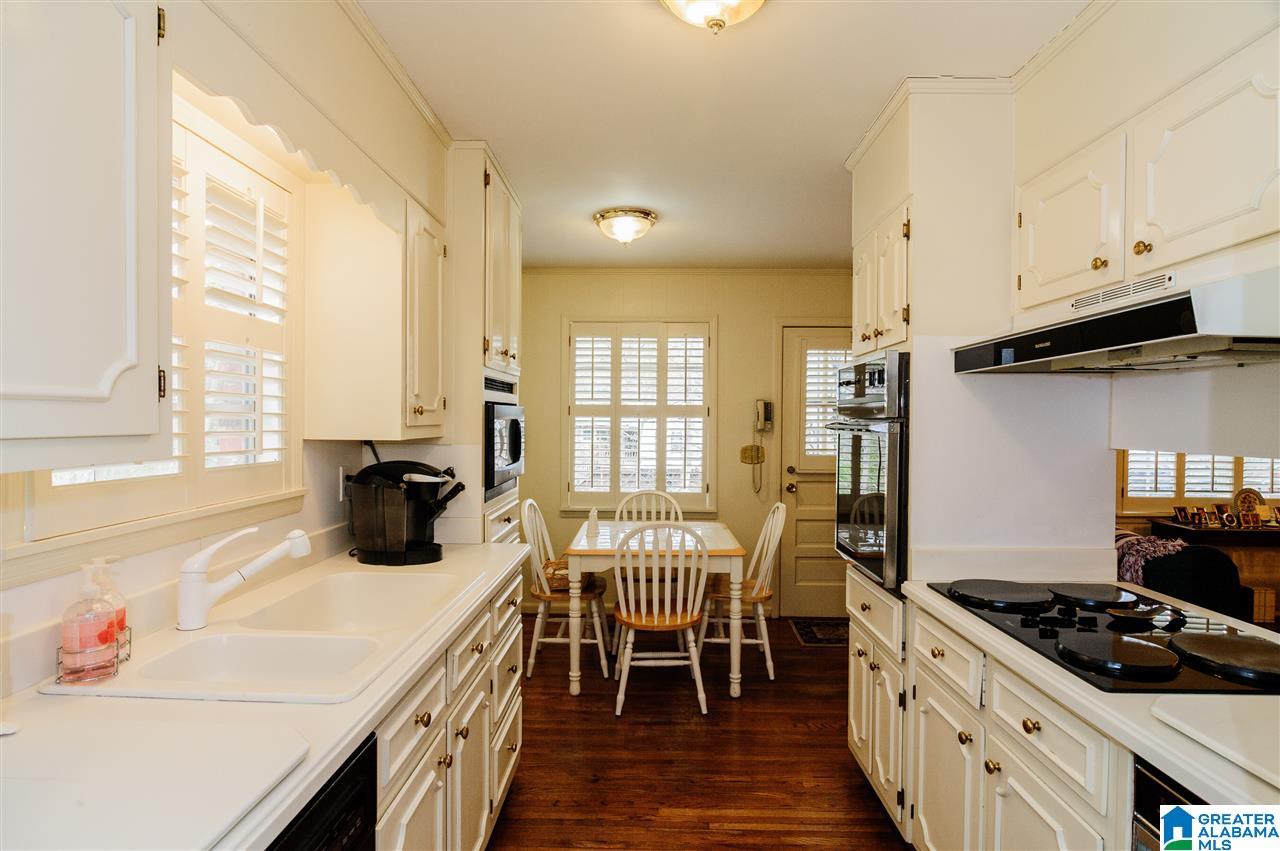 1329 Sumar Road Birmingham, AL 35213 - Photo 8 of 34