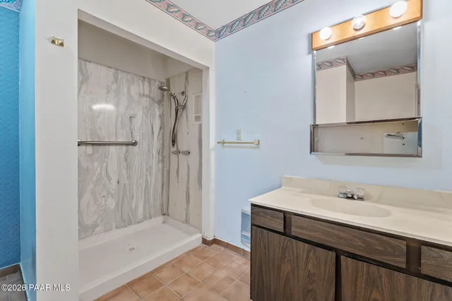 a view of an front door and bedroom