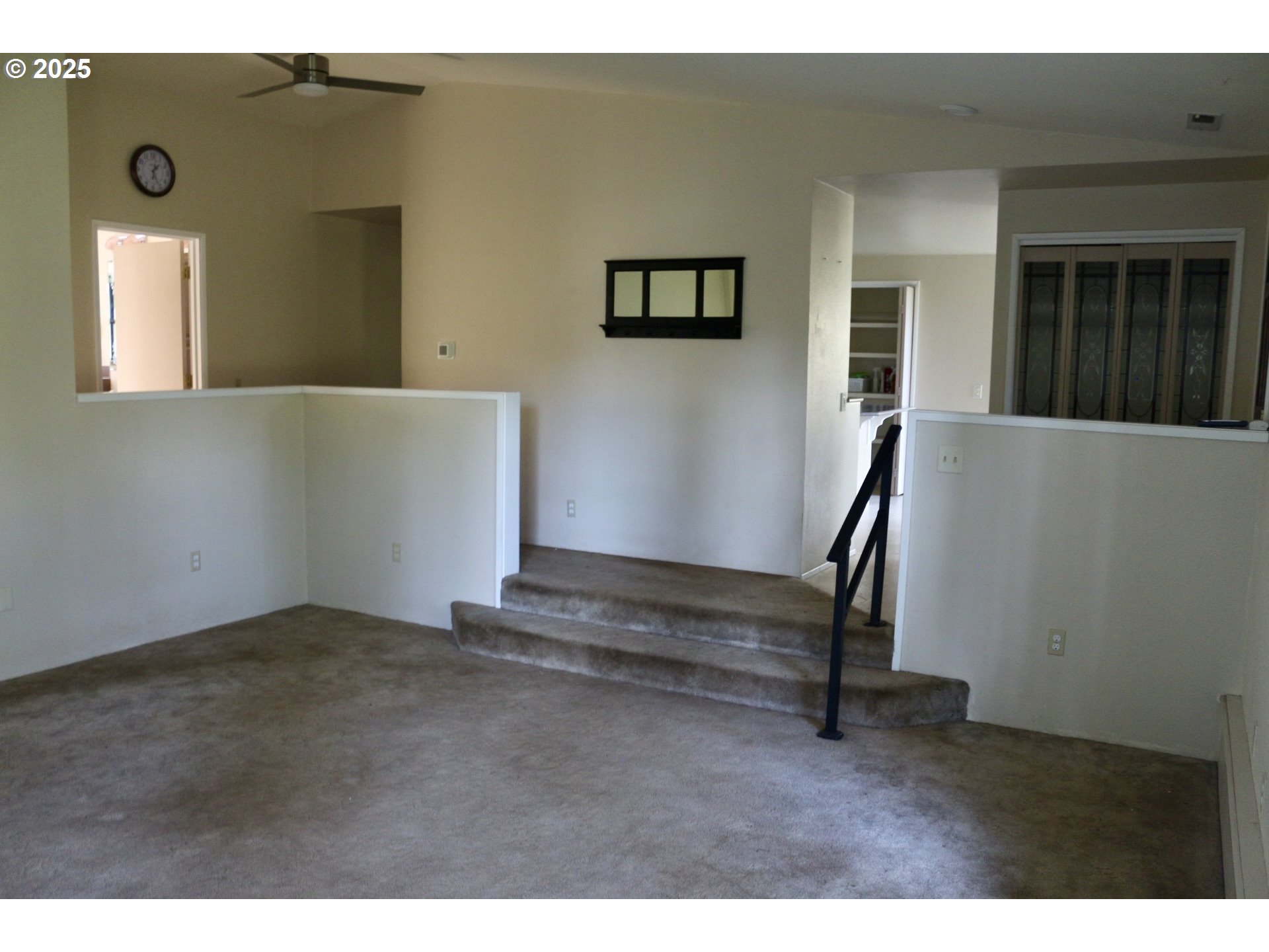 475 Thomas ( 471) Road Sutherlin, OR 97479 - Photo 15 of 43 a view of an empty room