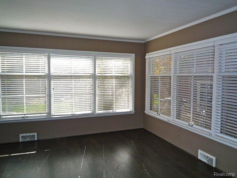 798 Tottenham Road Birmingham, MI 48009 - Photo 7 of 18 Family Room