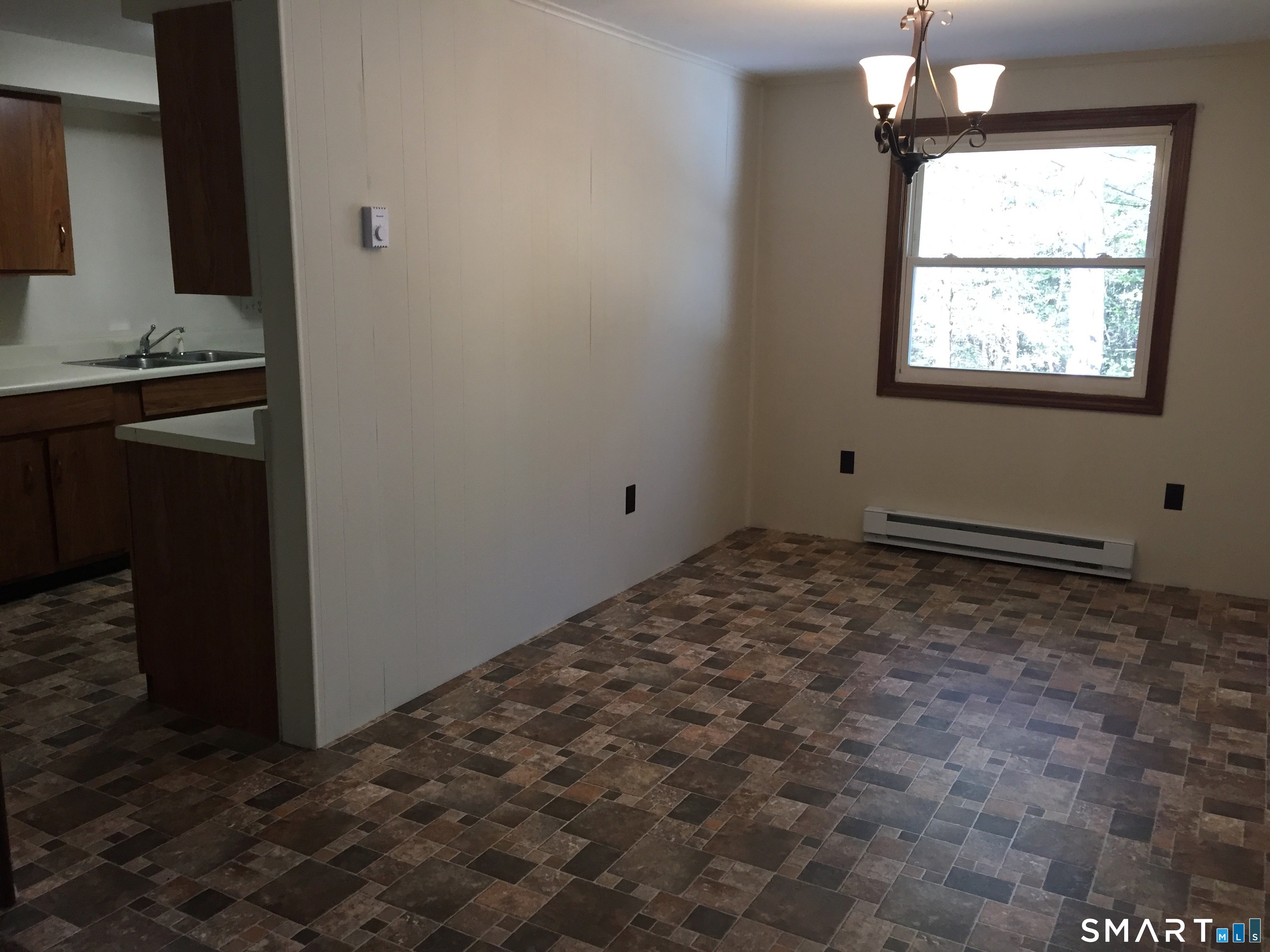 347 Fox Road Putnam, CT 06260 - Photo 16 of 18 vacant unit dining room
