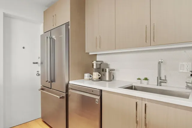 $2,750 | 3430 North Lake Shore Drive, Unit 12J, Chicago, IL 60657