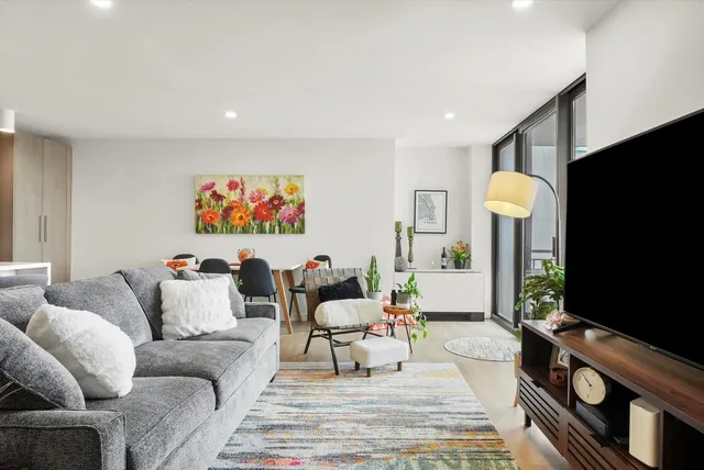 $2,750 | 3430 North Lake Shore Drive, Unit 12J, Chicago, IL 60657