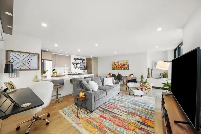 $2,750 | 3430 North Lake Shore Drive, Unit 12J, Chicago, IL 60657