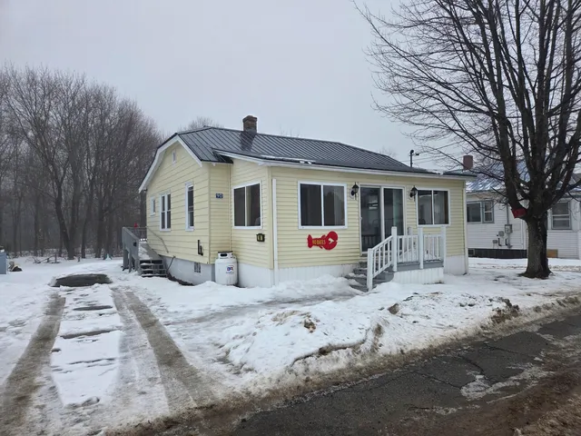 $139,900 | 90 Bates Street, Millinocket, ME 04462