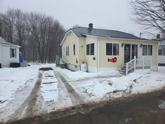 $139,900 | 90 Bates Street, Millinocket, ME 04462