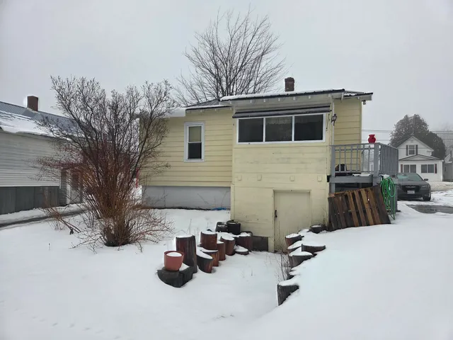 $139,900 | 90 Bates Street, Millinocket, ME 04462