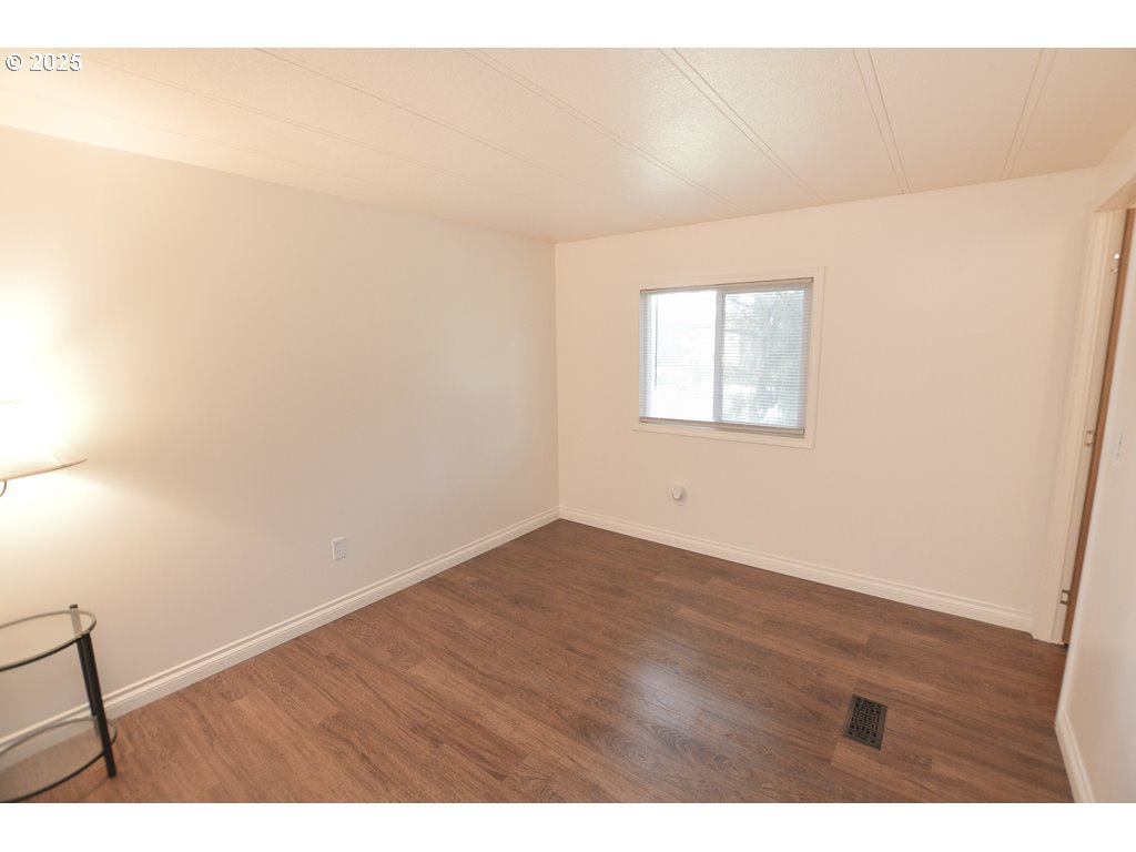 28385 Pleasant Valley Road Sweet Home, OR 97386 - Photo 16 of 44 Gallery Image 16