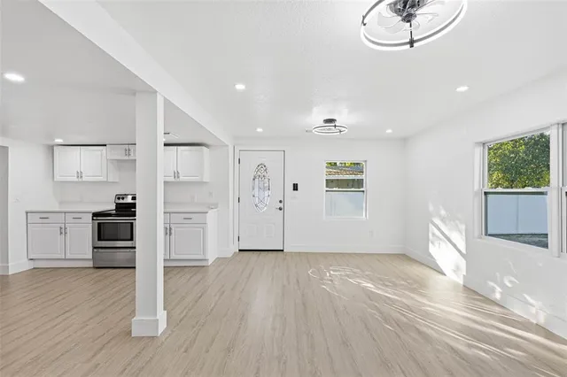 $348,900 | 2305 East 148th Avenue, Lutz, FL 33559