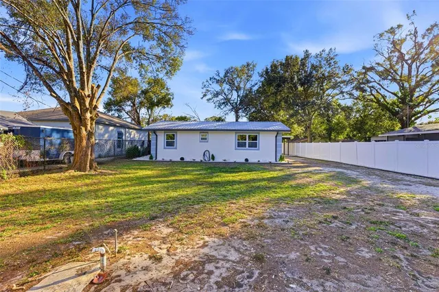 $348,900 | 2305 East 148th Avenue, Lutz, FL 33559
