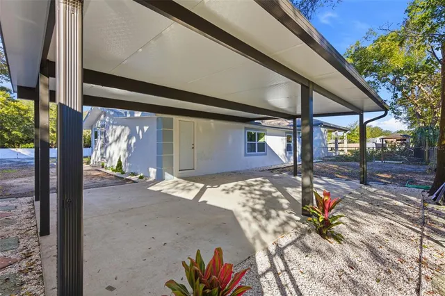 $348,900 | 2305 East 148th Avenue, Lutz, FL 33559