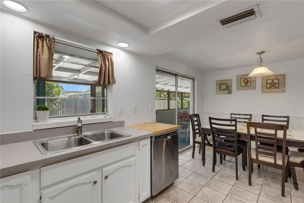 979 Kimball Road Venice, FL 34293 - Photo 13 of 40