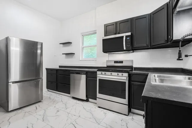 $1,800 | 6923 South Vernon Avenue, Unit 1, Chicago, IL 60637