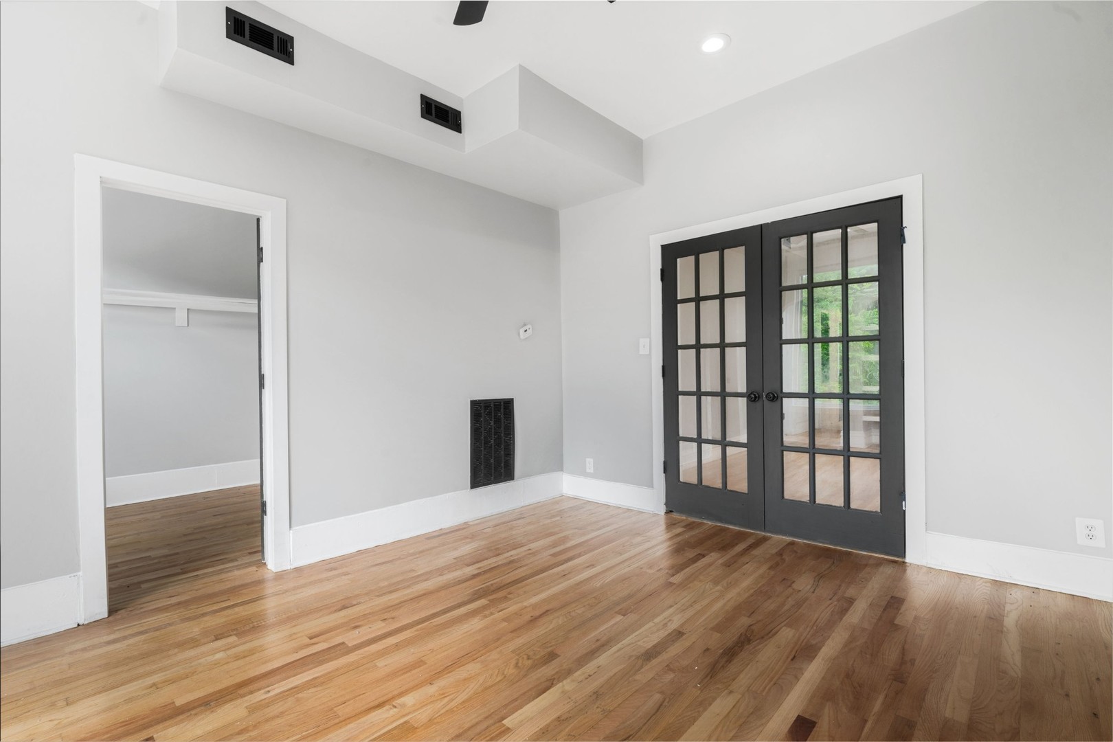 6923 South Vernon Avenue, Unit 1 Chicago, IL 60637 - Photo 7 of 16