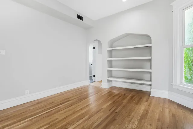 $1,800 | 6923 South Vernon Avenue, Unit 1, Chicago, IL 60637