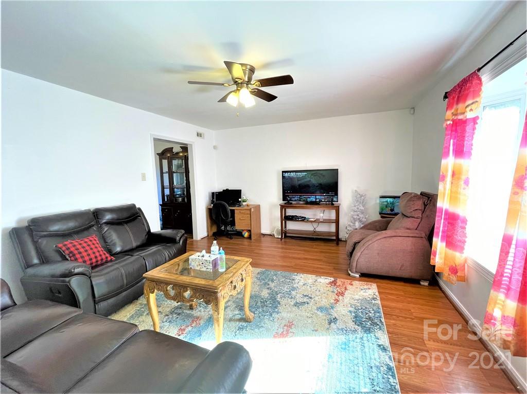 6027 Trysting Road Charlotte, NC 28227 - Photo 12 of 21 Gallery Image 12