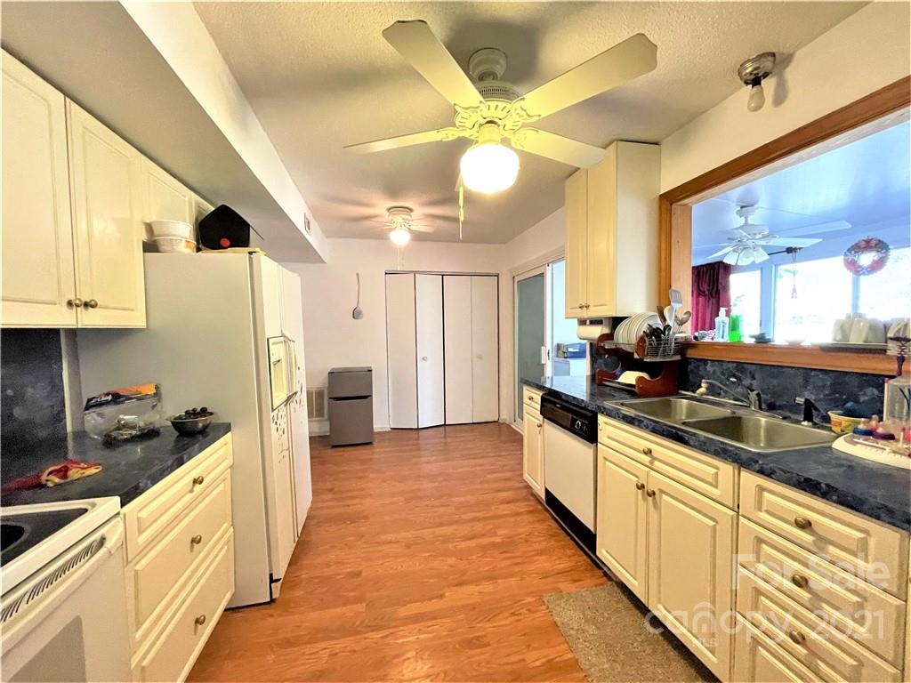6027 Trysting Road Charlotte, NC 28227 - Photo 10 of 21 Gallery Image 10
