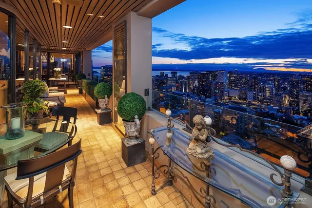 $8,600,000 | 1301 Spring Street, Unit PH32, Seattle, WA 98104
