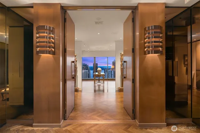 $8,600,000 | 1301 Spring Street, Unit PH32, Seattle, WA 98104