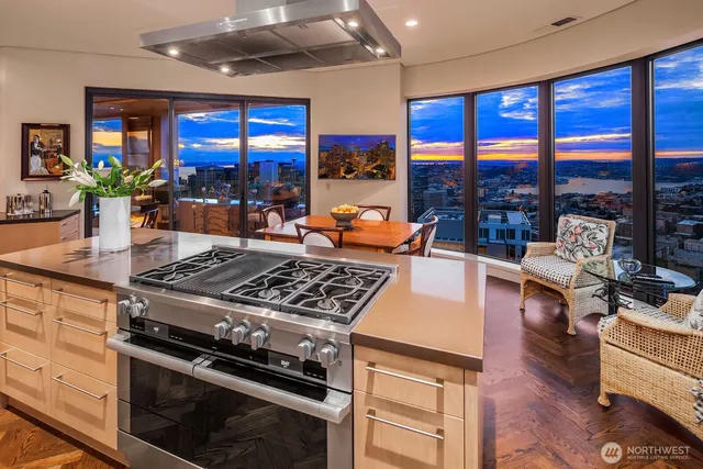 $8,600,000 | 1301 Spring Street, Unit PH32, Seattle, WA 98104