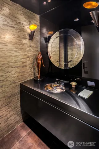 $8,600,000 | 1301 Spring Street, Unit PH32, Seattle, WA 98104