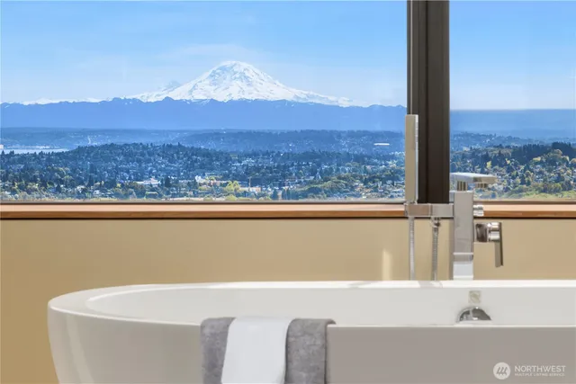 $8,600,000 | 1301 Spring Street, Unit PH32, Seattle, WA 98104