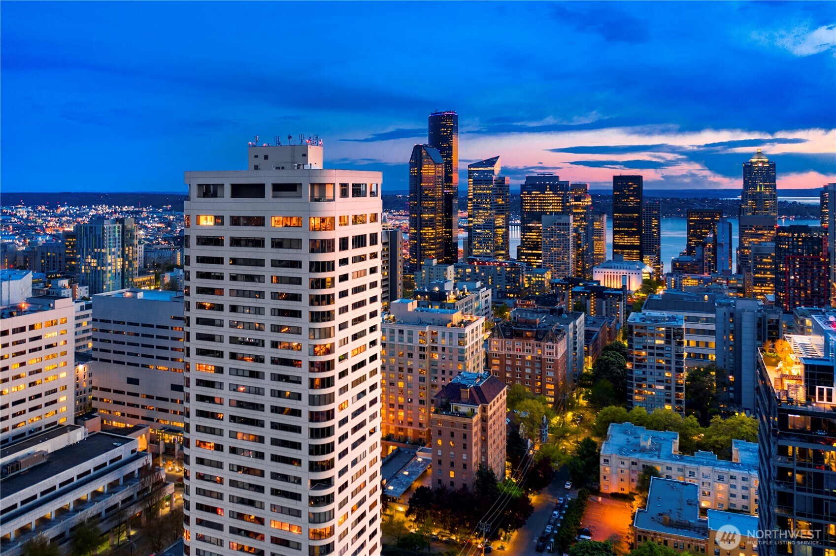 1301 Spring Street, Unit PH32 Seattle, WA 98104 - Photo 37 of 40