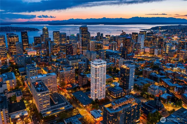 $8,600,000 | 1301 Spring Street, Unit PH32, Seattle, WA 98104