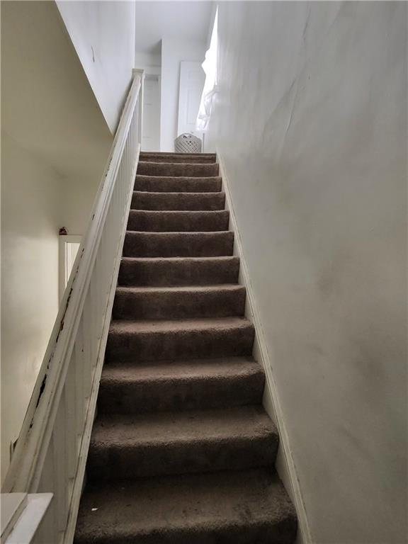 1131 13th Street McKees Rocks, PA 15136 - Photo 5 of 13 a view of entryway