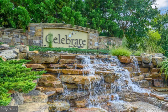 a view of an house with backyard porch and furniture
