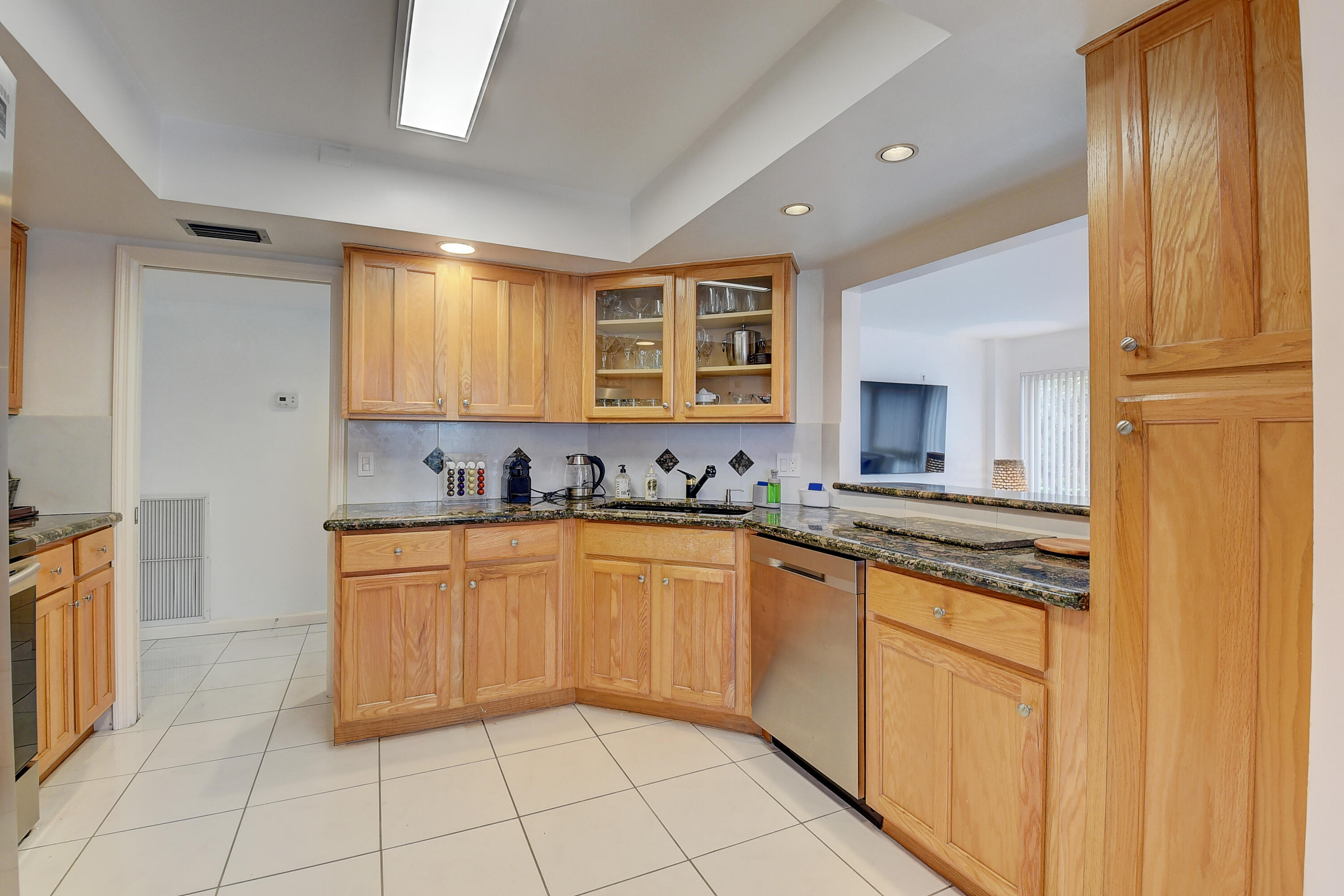 2066 North Ocean Boulevard, Unit 2NW Boca Raton, FL 33431 - Photo 7 of 25 KITCHEN