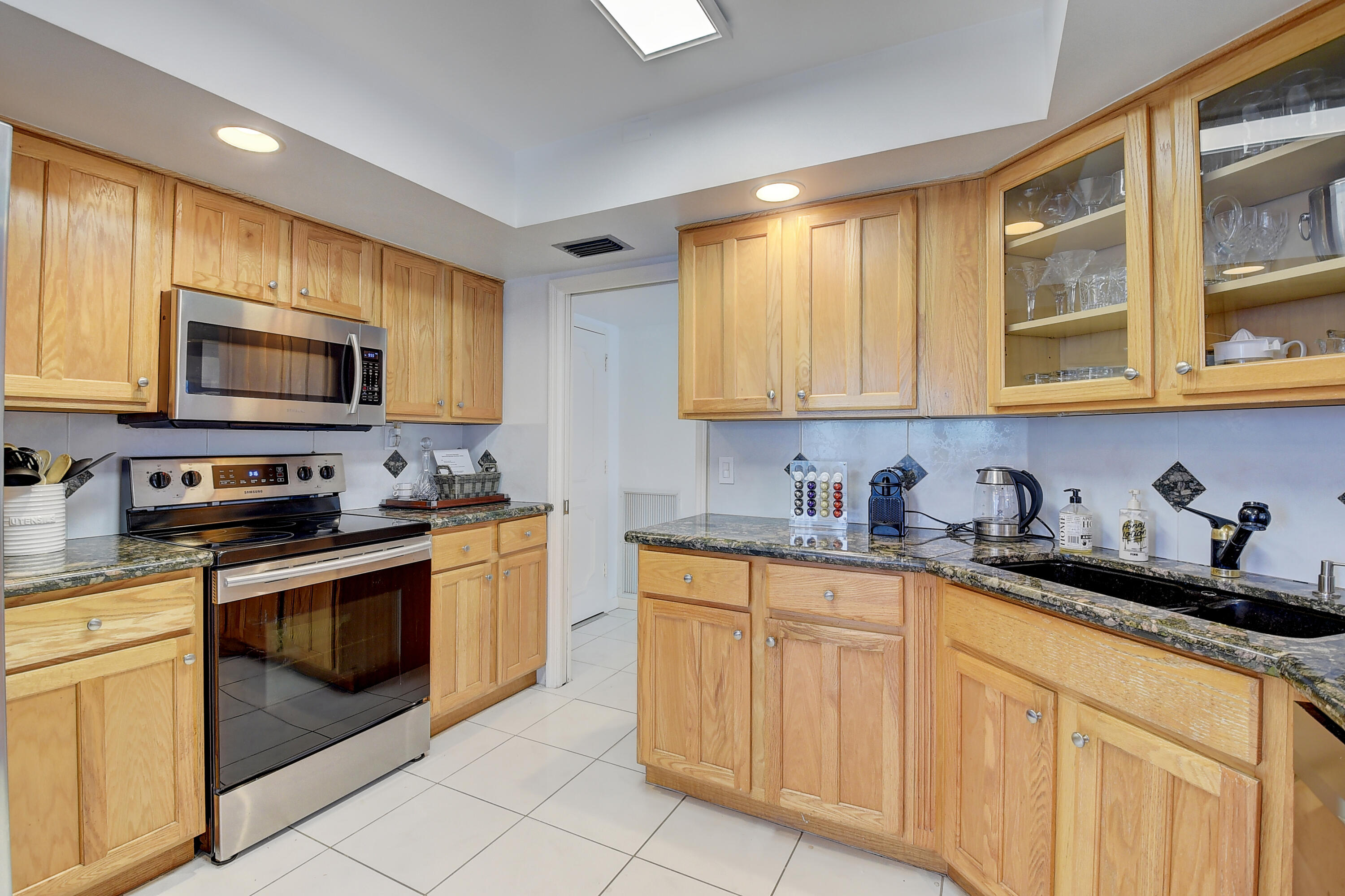 2066 North Ocean Boulevard, Unit 2NW Boca Raton, FL 33431 - Photo 8 of 25 KITCHEN