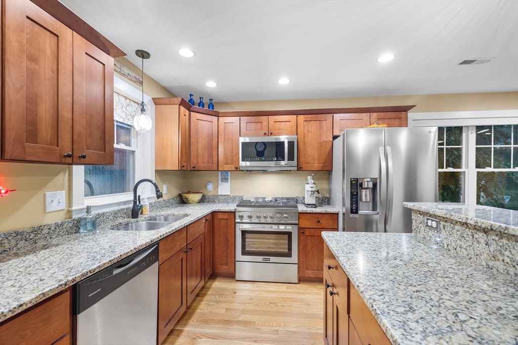 5 Bailey Street Canton, MA 02021 - Photo 4 of 38 Gallery Image 4