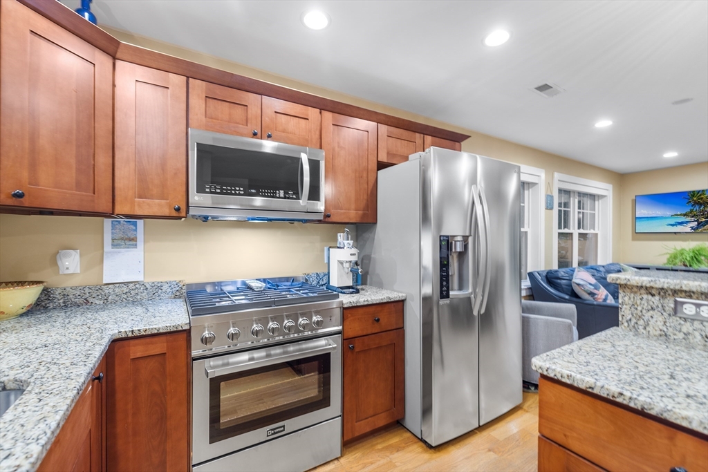 5 Bailey Street Canton, MA 02021 - Photo 6 of 38 Gallery Image 6