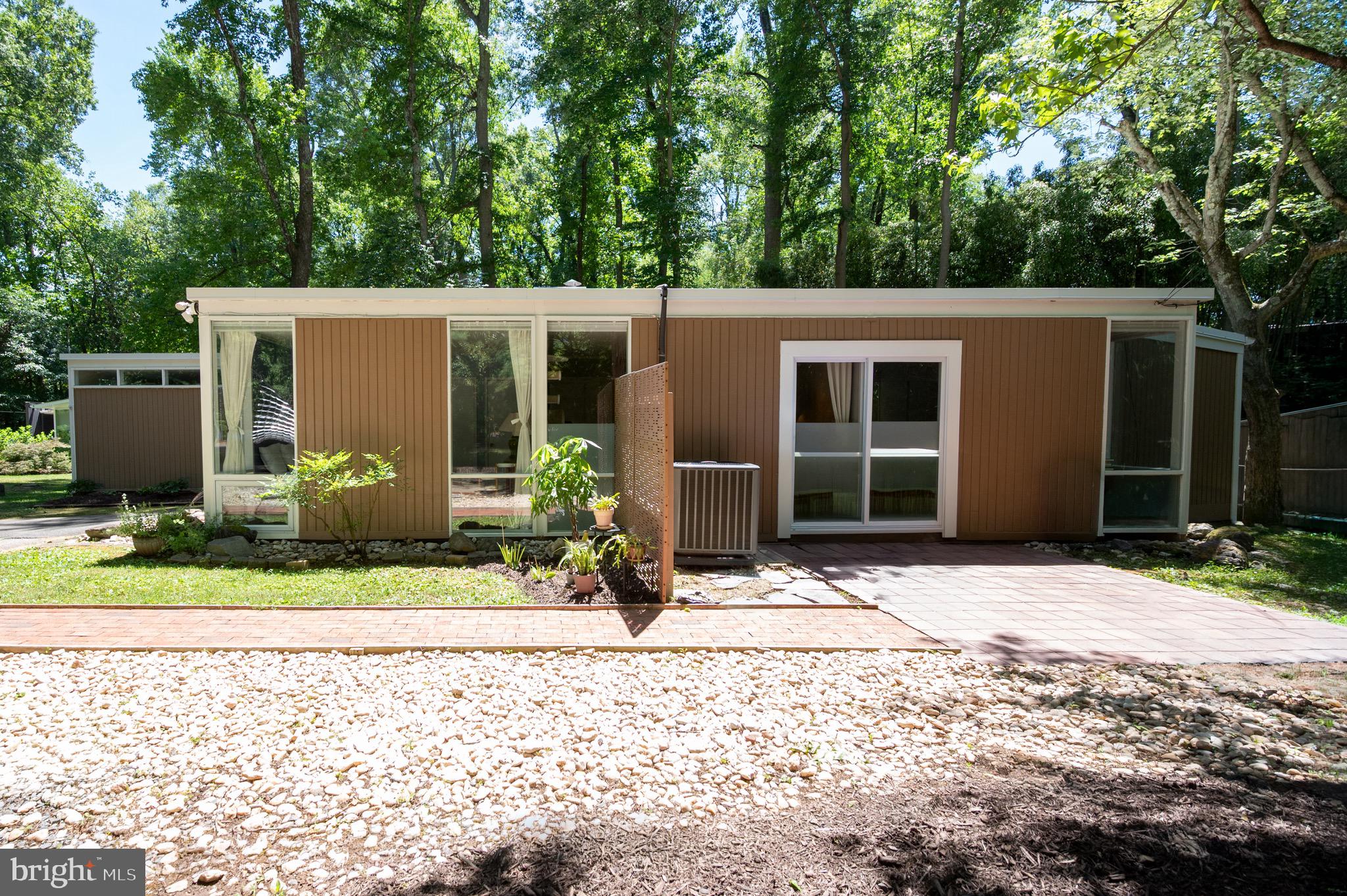 7710 Elba Road Alexandria, VA 22306 - Photo 6 of 50