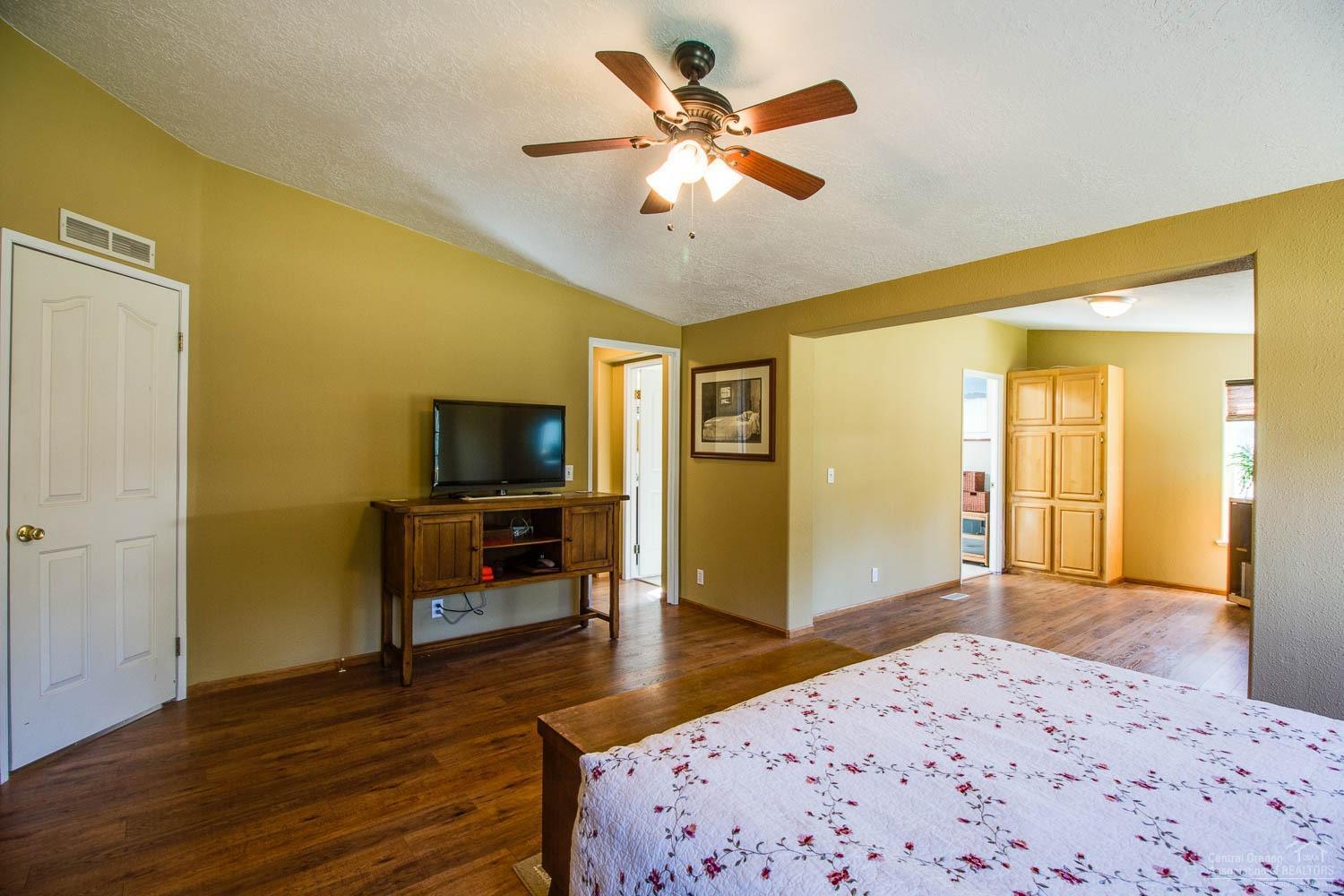 54886 Huntington Road Bend, OR 97707 - Photo 15 of 21 Additional Photo