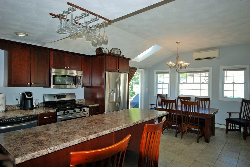 29 Elizabeth Road Billerica, MA 01821 - Photo 3 of 24 Gallery Image 3
