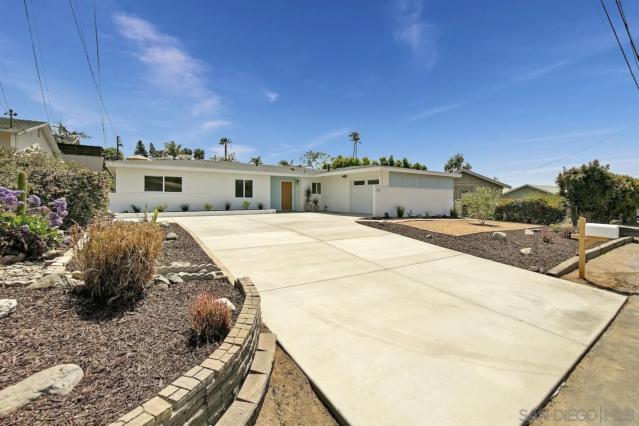 725 Cathy Lane Encinitas, CA 92007 - Photo 29 of 31 a view of a backyard with sitting area