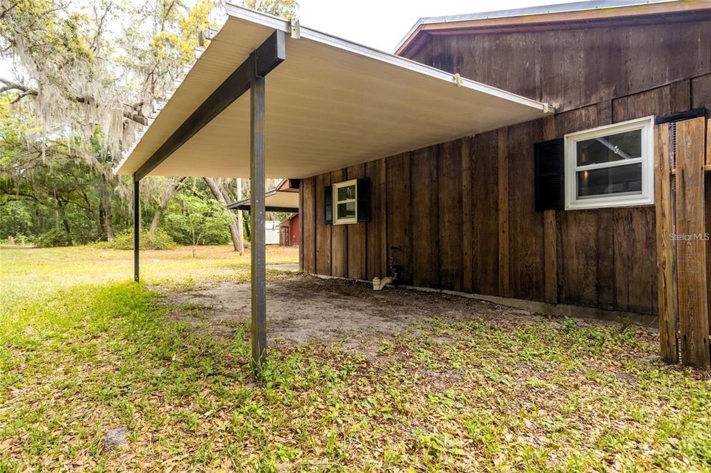 151 Twin Lakes Road Hawthorne, FL 32640 - Photo 20 of 28 a backyard of a house