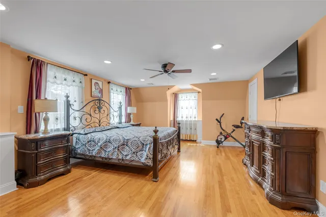 $1,399,000 | 10 Field Avenue, Hicksville, NY 11801