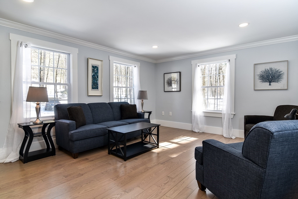 555 Old Harvard Road Boxborough, MA 01719 - Photo 5 of 40