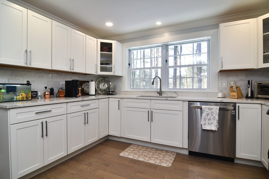 555 Old Harvard Road Boxborough, MA 01719 - Photo 10 of 40