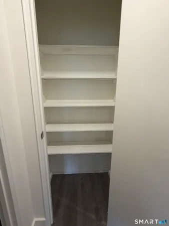 $1,300 | 70 Farmington Avenue, Unit 4E, New London, CT 06320