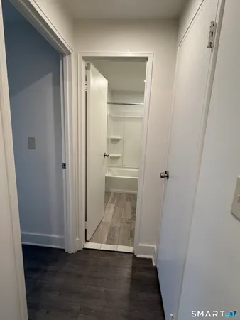 $1,300 | 70 Farmington Avenue, Unit 4E, New London, CT 06320