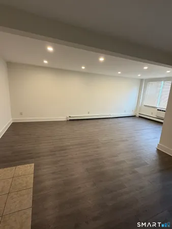 $1,300 | 70 Farmington Avenue, Unit 4E, New London, CT 06320